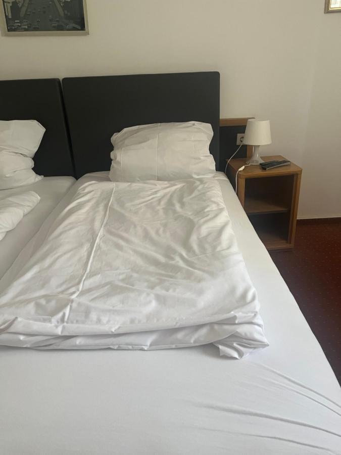 Hotel Zum Taunus Eppstein Ngoại thất bức ảnh