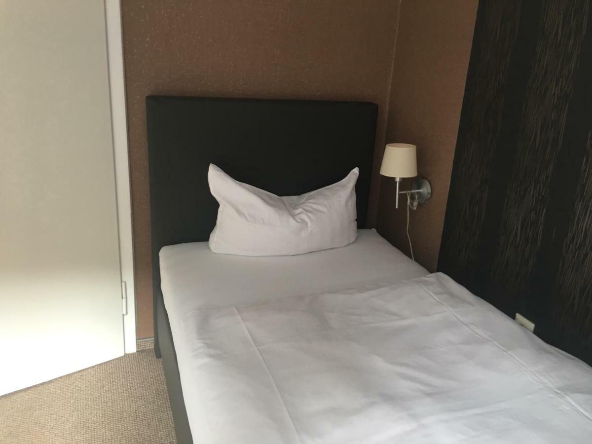Hotel Zum Taunus Eppstein Ngoại thất bức ảnh