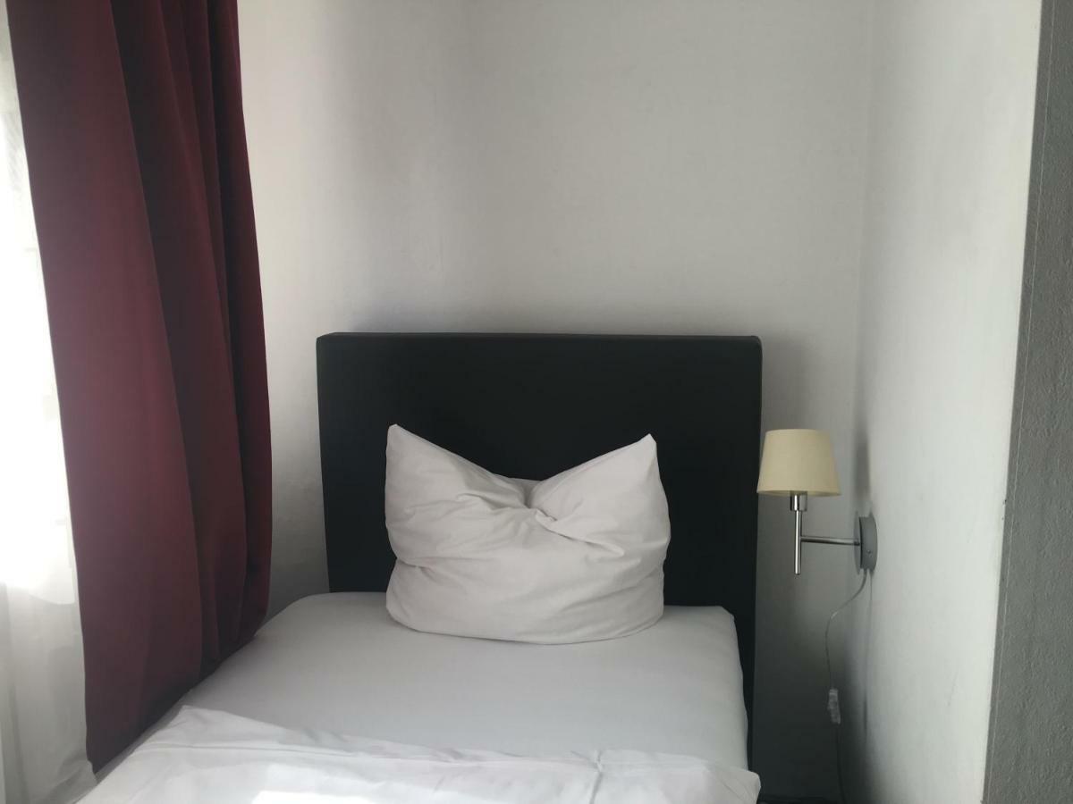 Hotel Zum Taunus Eppstein Ngoại thất bức ảnh