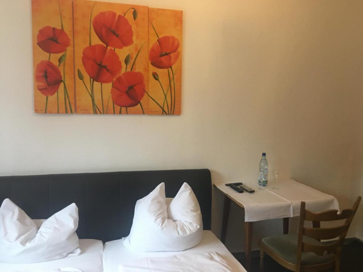 Hotel Zum Taunus Eppstein Ngoại thất bức ảnh