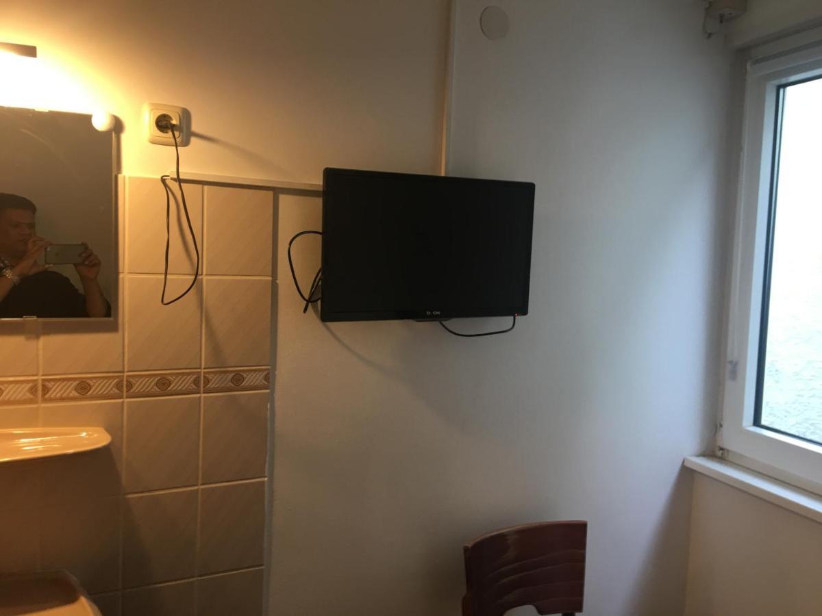 Hotel Zum Taunus Eppstein Ngoại thất bức ảnh
